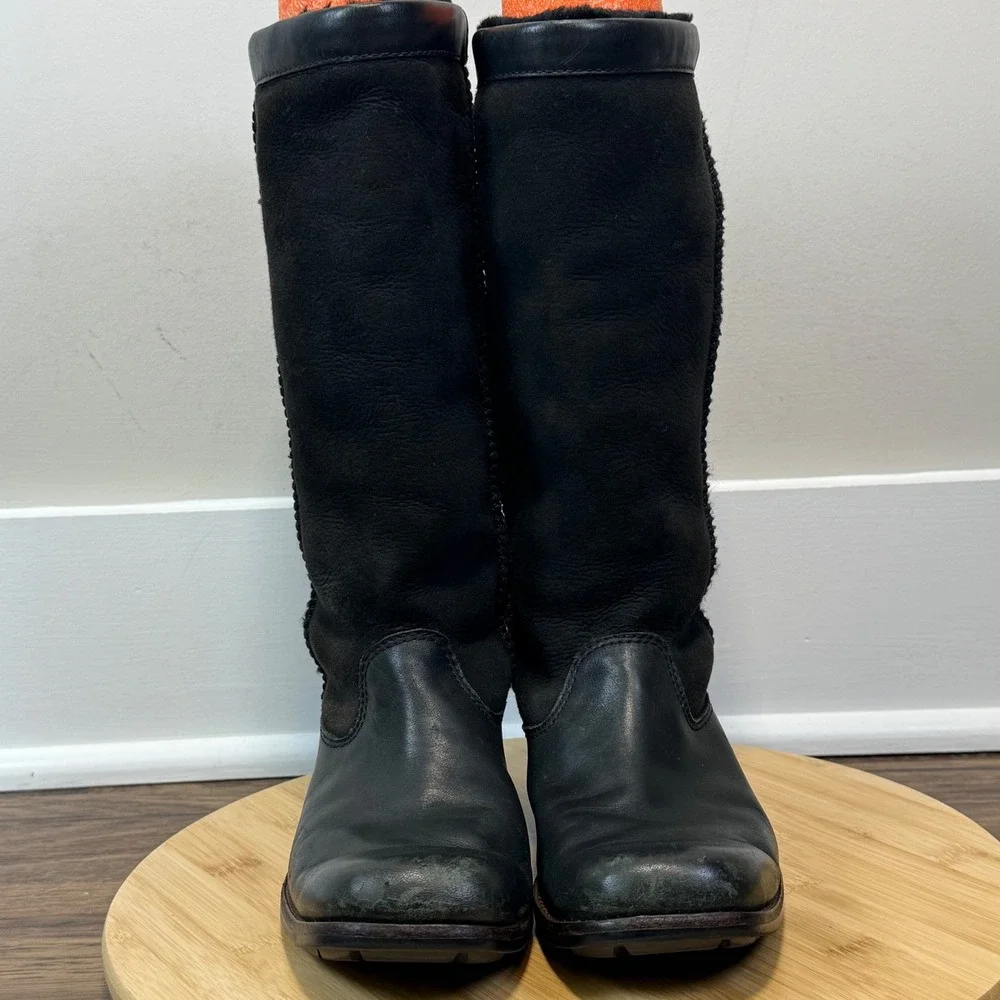 UGG Australia 5534 Tall Boots Womens 6 Black Shearling Lined Leather Outdoor